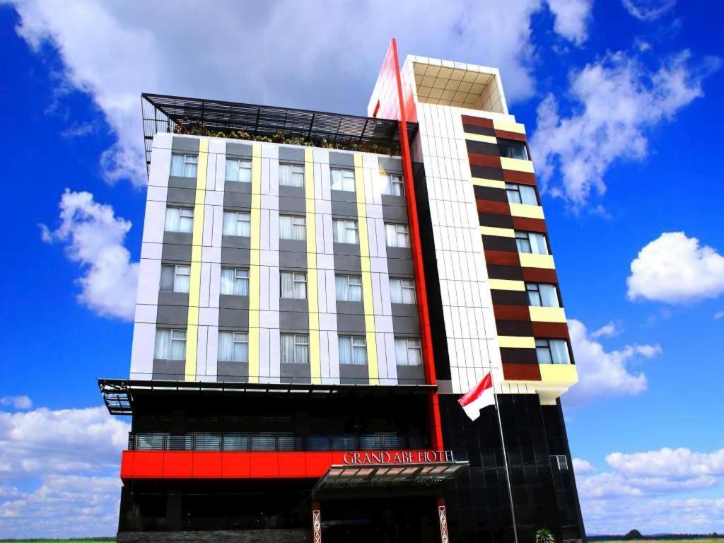 Grand Abe Hotel Jayapura Buitenkant foto