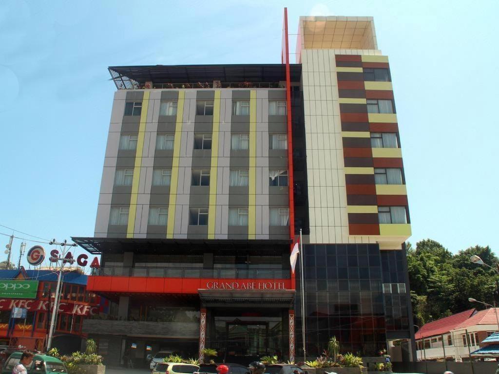 Grand Abe Hotel Jayapura Buitenkant foto