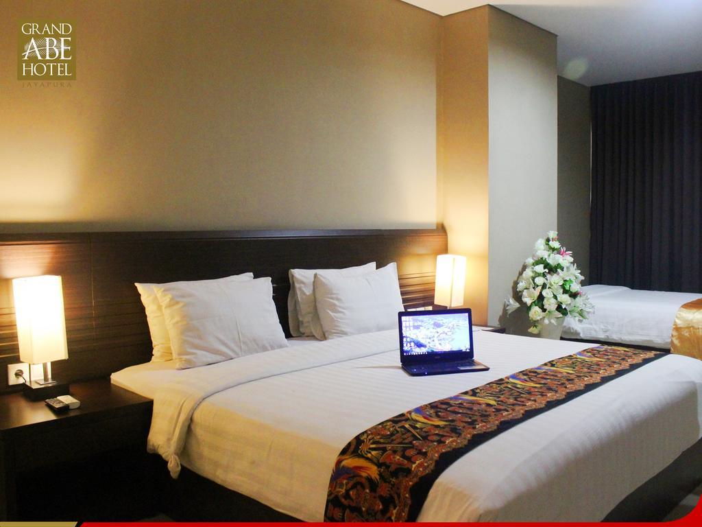 Grand Abe Hotel Jayapura Buitenkant foto