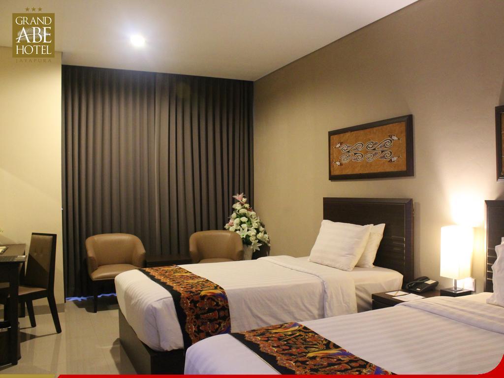 Grand Abe Hotel Jayapura Buitenkant foto